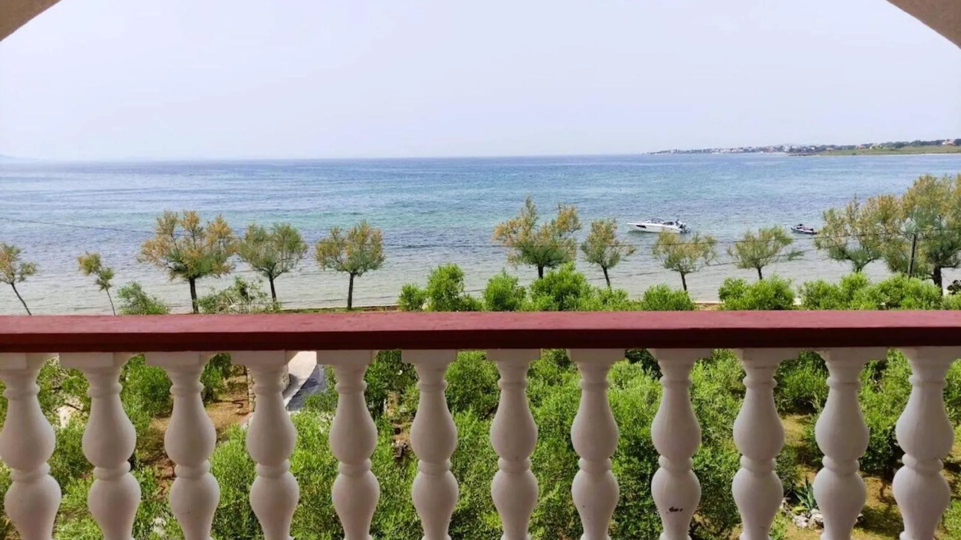 Residence Liveric Seafront 자톤 아파트