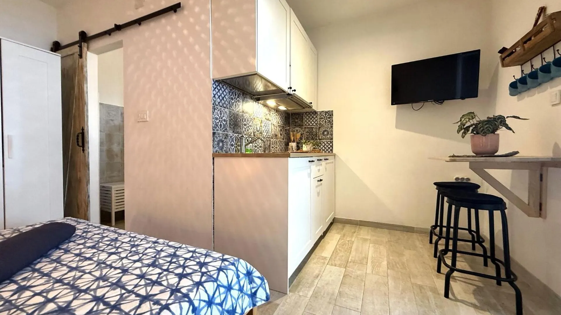 아파트 Residence Liveric Seafront 자톤